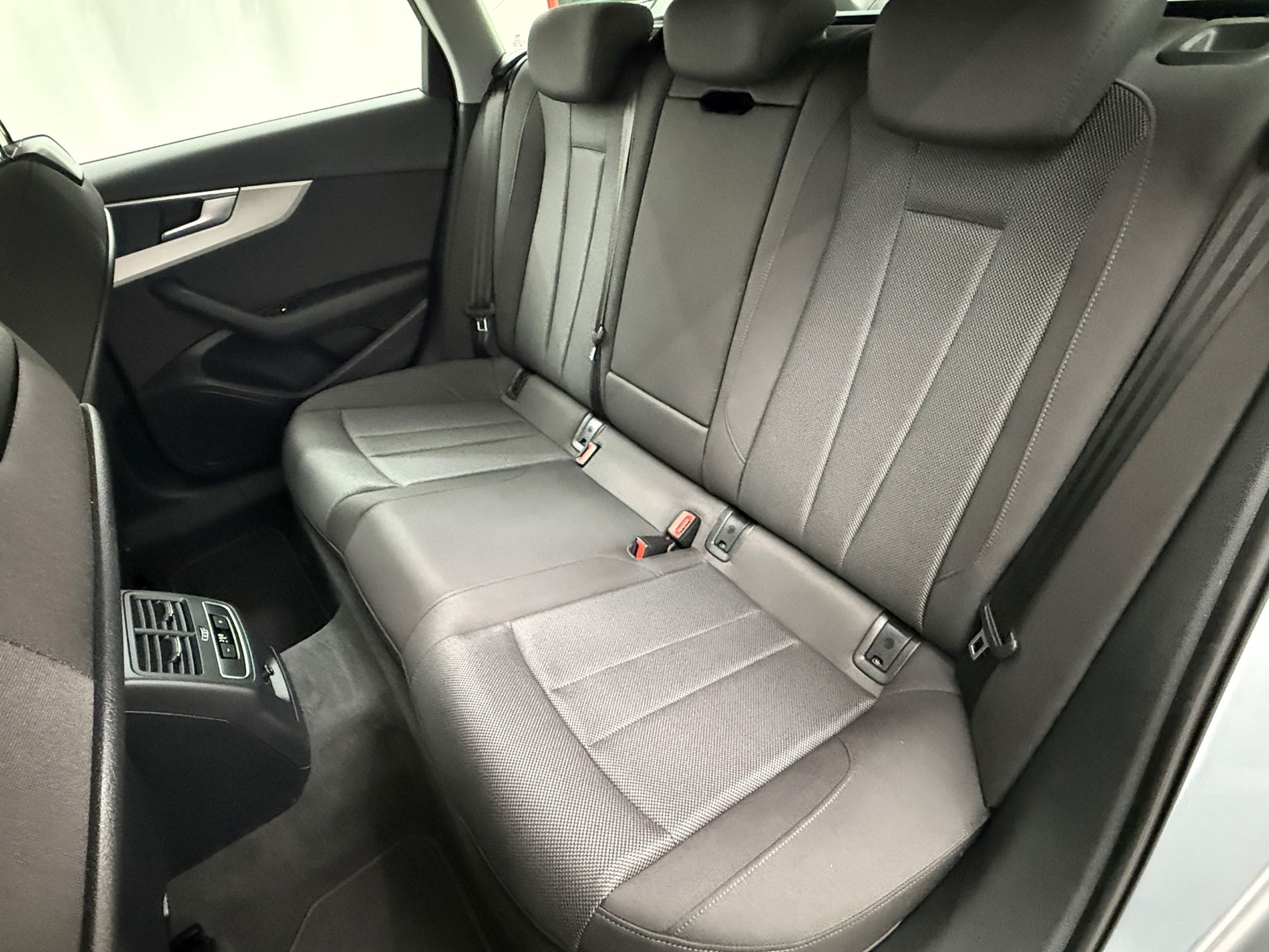 A4 Avant 40 2.0 tdi mhev Business quattro 204cv s-tronic - Autosani