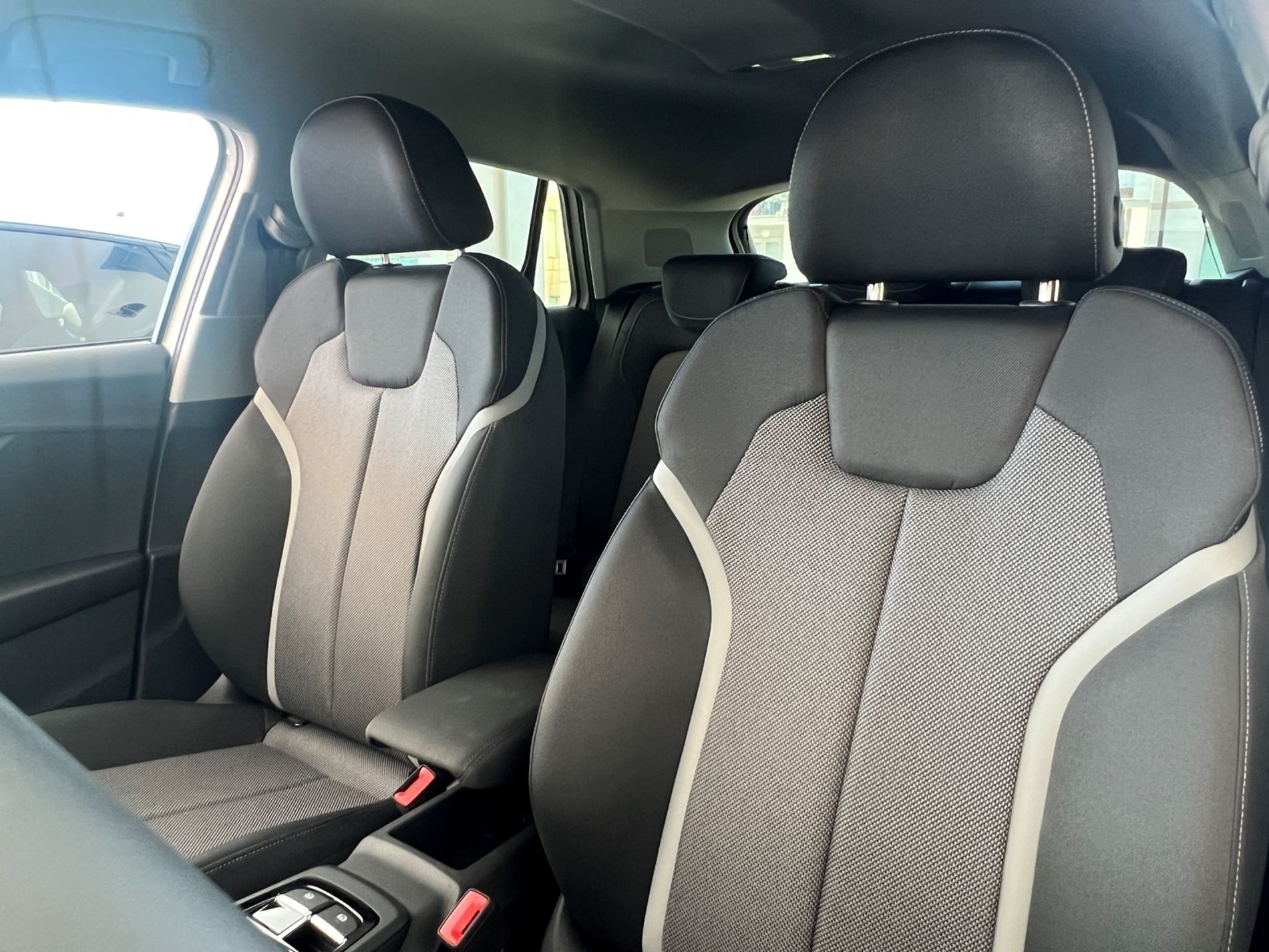 Q2 35 2.0 tdi Identity Black s-tronic - Autosani