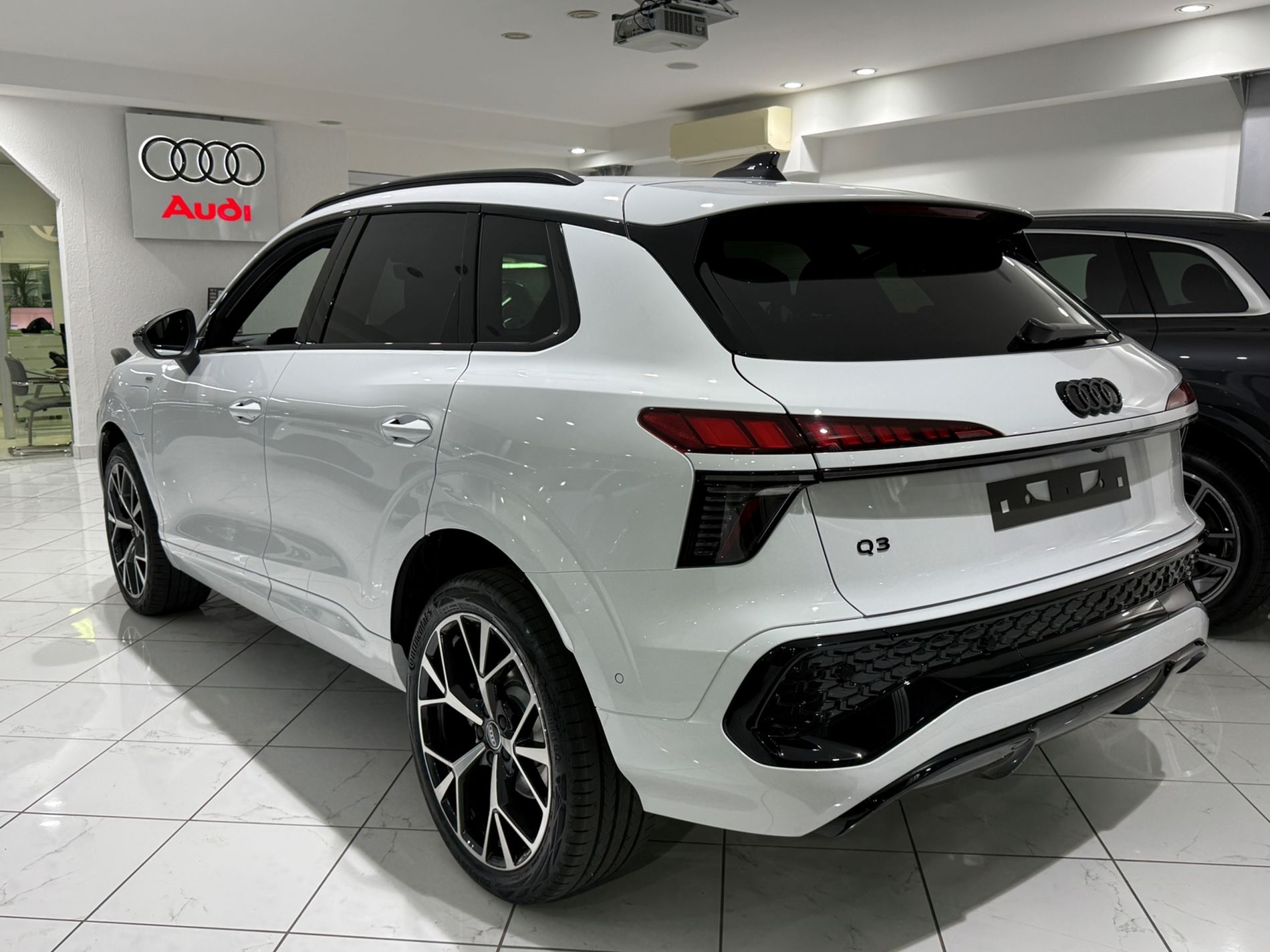 Q3 1.5 e-hybrid S line edition 272cv s-tronic - Autosani