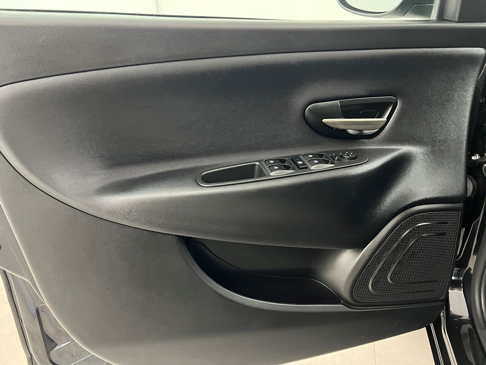 Ypsilon 1.0 firefly hybrid Gold s&s 70cv - Autosani