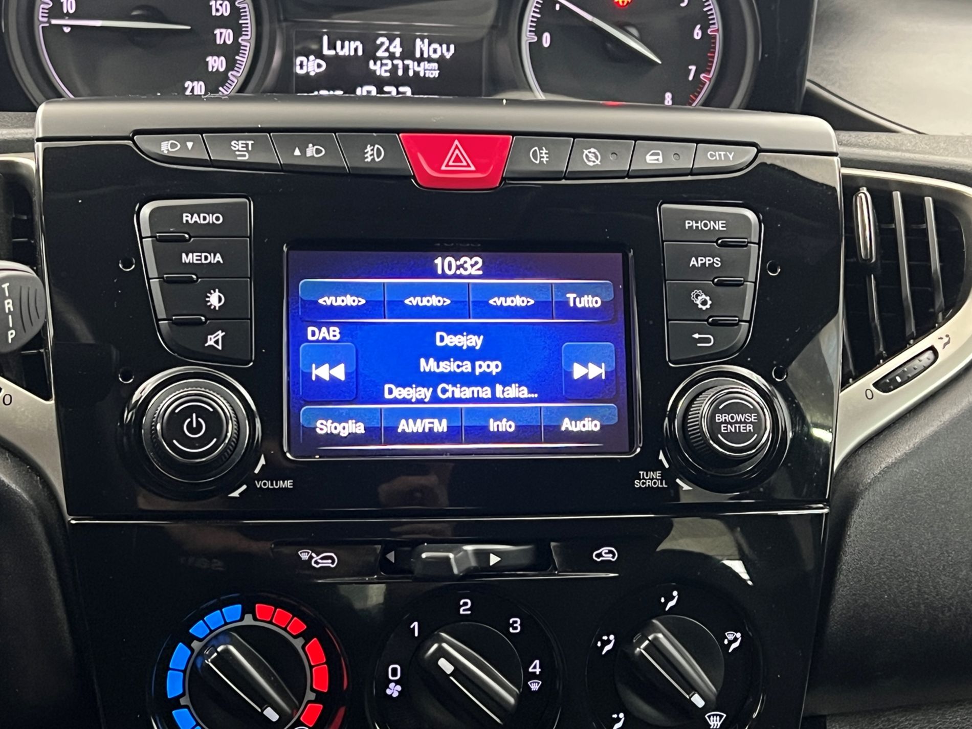 Ypsilon 1.0 firefly hybrid Gold s&s 70cv - Autosani