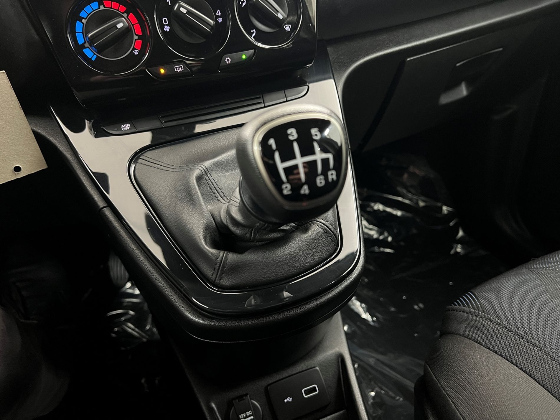 Ypsilon 1.0 firefly hybrid Gold s&s 70cv - Autosani