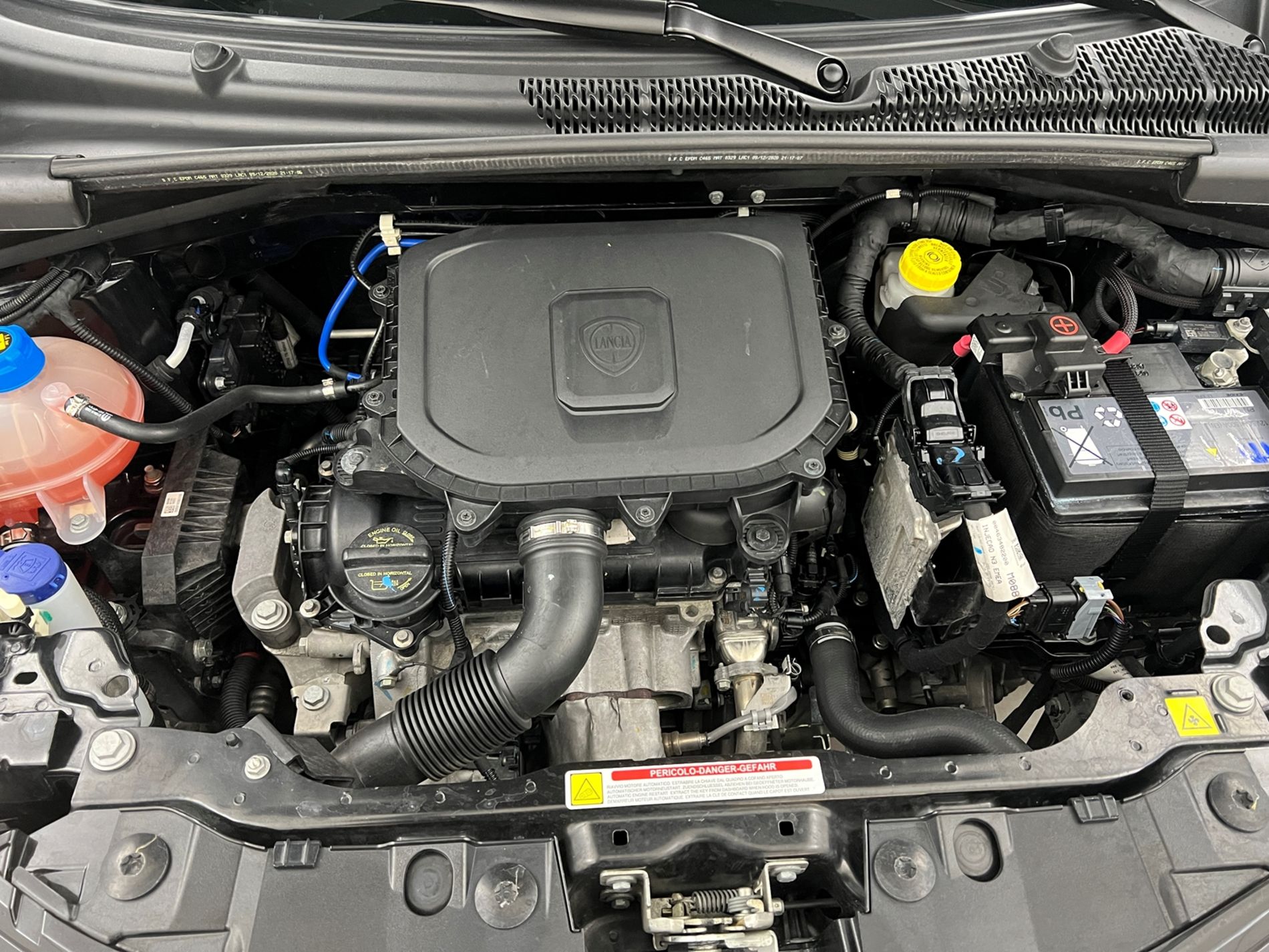 Ypsilon 1.0 firefly hybrid Gold s&s 70cv - Autosani