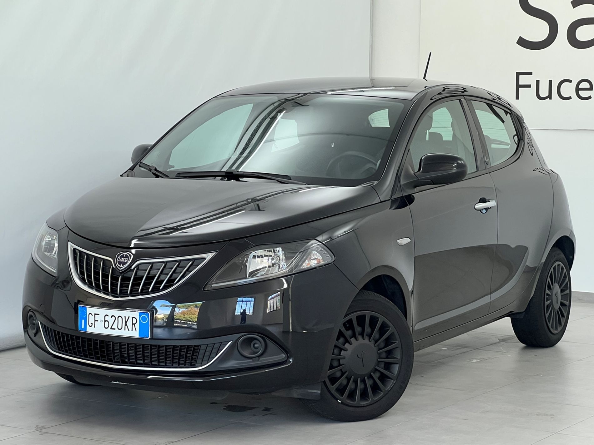 Ypsilon 1.0 firefly hybrid Silver s&s 70cv 5p.ti - Autosani