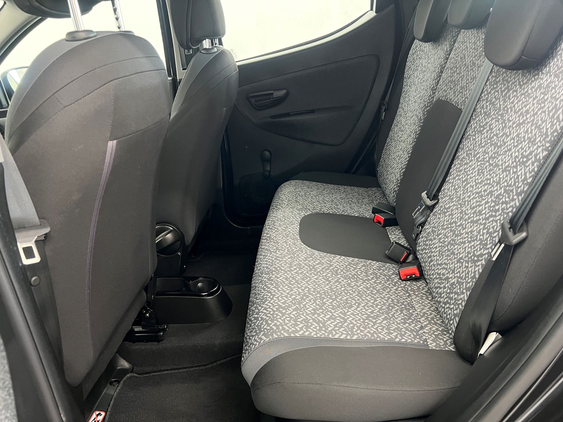 Ypsilon 1.0 firefly hybrid Silver s&s 70cv 5p.ti - Autosani