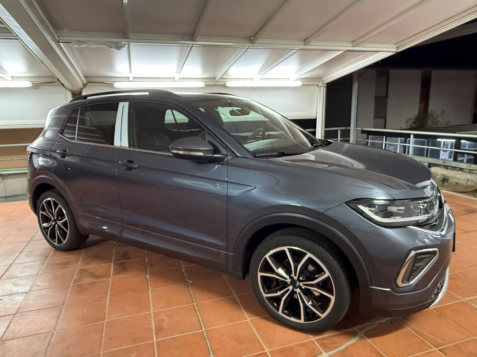 T-Cross 1.0 tsi R-Line Plus 115cv dsg - Autosani