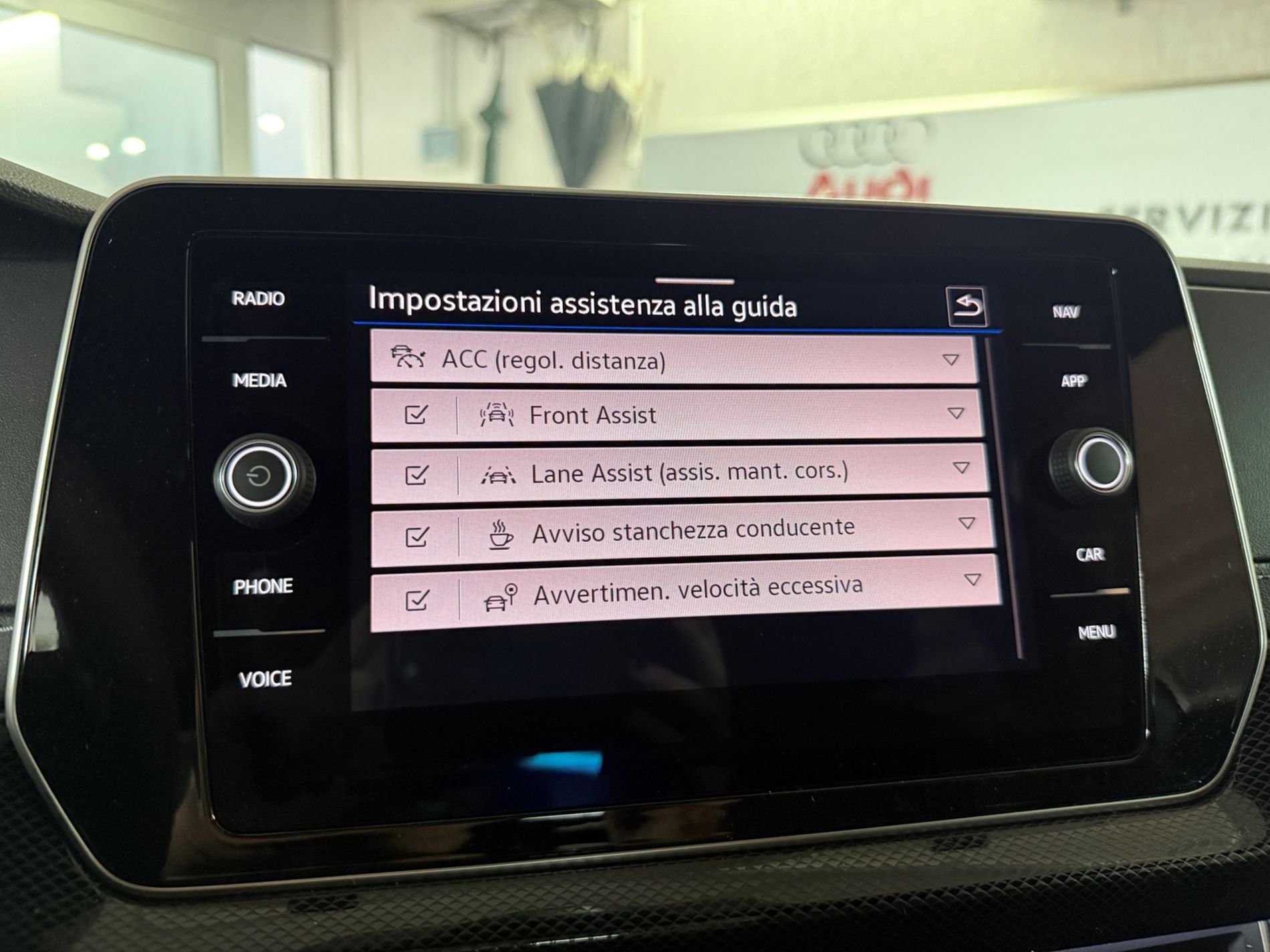 T-Cross 1.0 tsi R-Line Plus 115cv dsg - Autosani